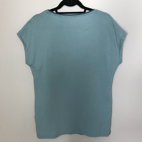 ❄️ 5/$30 ❄️ Mexx T-shirt w/ metallic detail - Picture 2 of 3